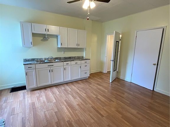 5th image of 822 Avondale St