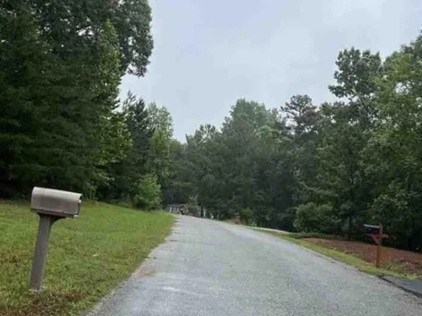 502 Sunshine Dr, Seneca, SC 29678