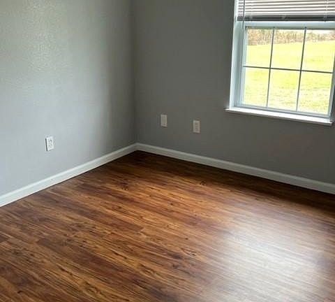 4th image of 1729 N Tallowood Dr