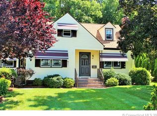89 Circle Dr, Windsor Locks, CT 06096