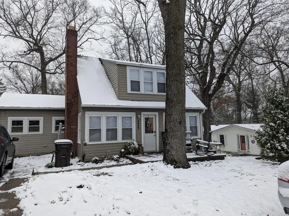 5403 Leisure Dr, Valparaiso, IN 46383