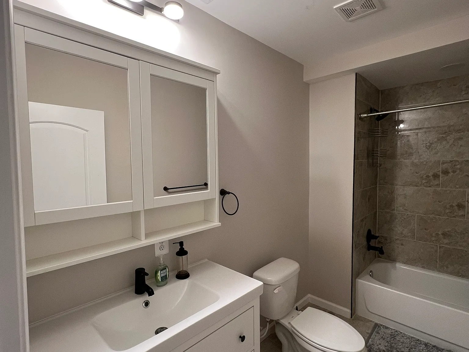 1 bed, 500 sqft, $1,150 — Photo 4