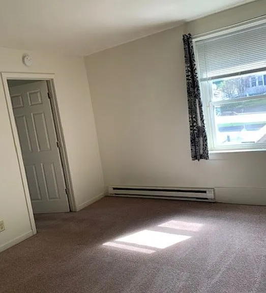 405 Monroe St — Photo 6