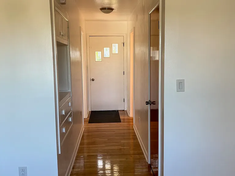 entry / hallway