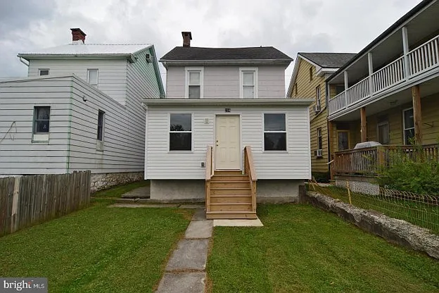 216 Greenwich St — Photo 6