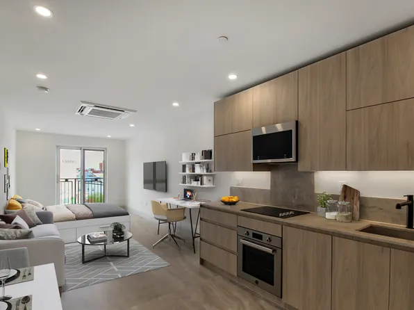 1110 De Kalb Avenue image 1 of 13