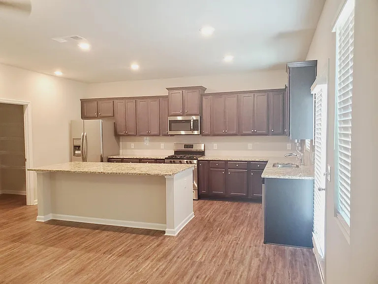 61 Pointe Pl — Photo 5