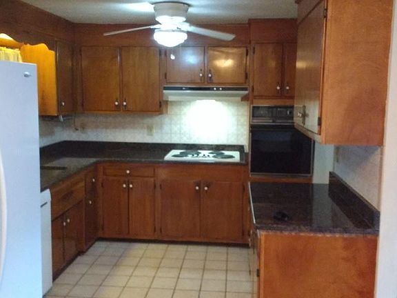3rd image of 3 Leonard Dr #0