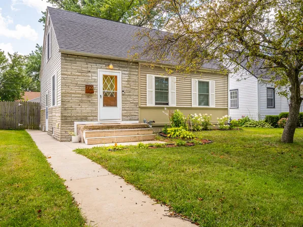710 Petrie Ave, Saint Joseph, MI 49085