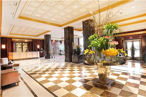 Sold by R New York | media 5