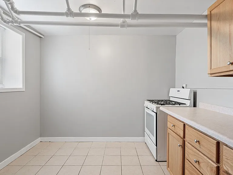 Doolittle 2735 Humboldt Ave S — Photo 5