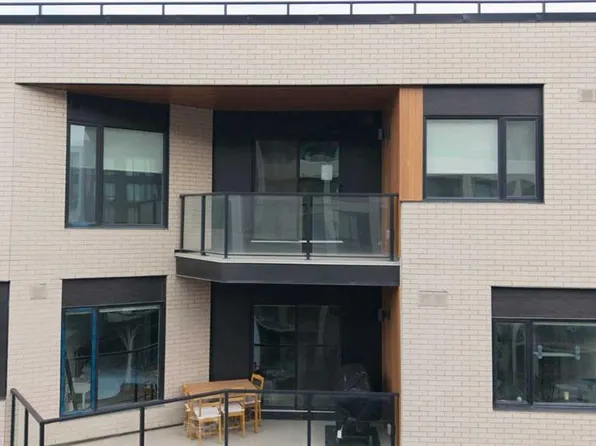 8370 Broadcast Ave SW #606, Calgary, AB T3H 6L3