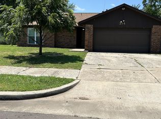 214 Falcon Ct, Norman, OK 73069