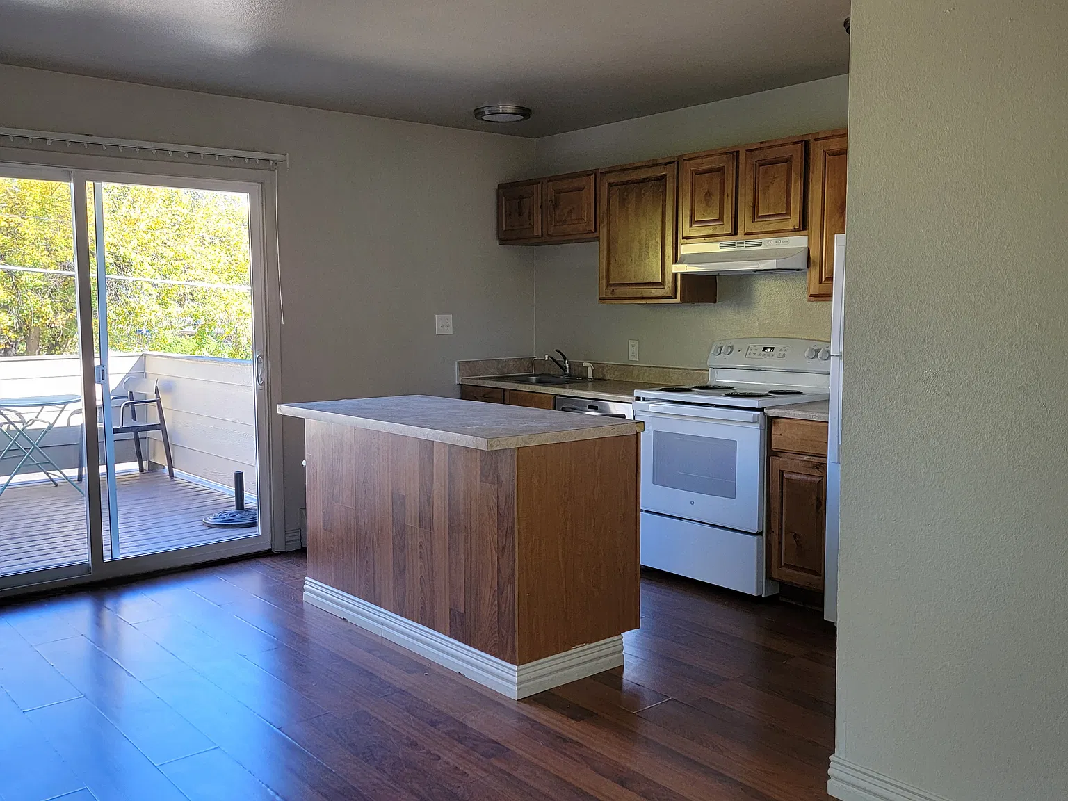 1 bed, 600 sqft, $1,600 — Photo 4