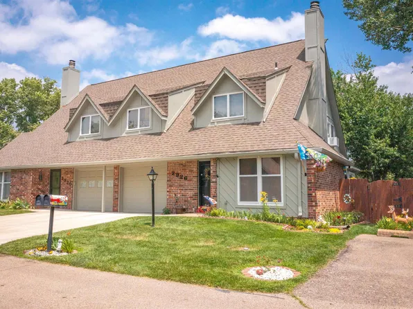 2926 SW Foxcroft 1 Ct, Topeka, KS 66614