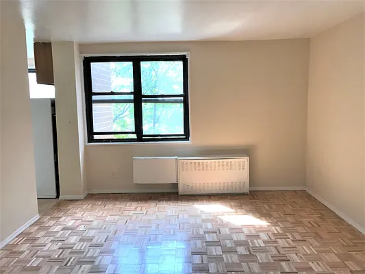 Rented by Bruma Realty LLC | media 6