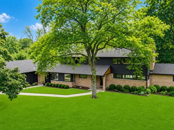 857 E Glenbrook ROAD, Bayside, WI 53217