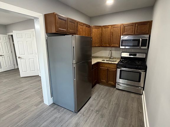 3rd image of 47 E Cliveden St #303