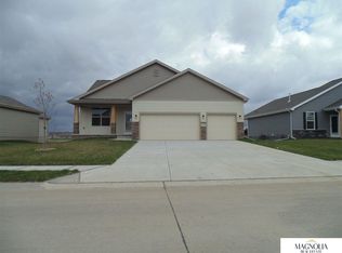 2206 Alexandria Rd, Papillion, NE 68133