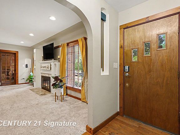4th image of 1375 Lathrup Ave