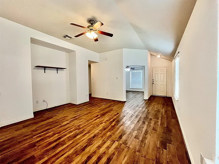 5518 Gibralter Pl — Photo 11