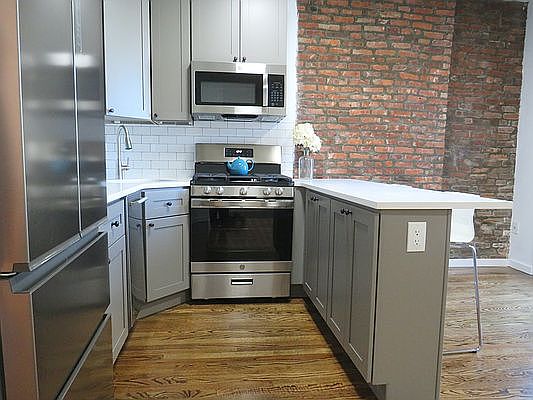 2nd image of 341 22nd St APT 3R