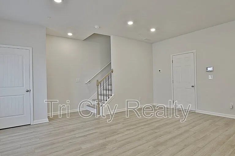 250 Cobalt Dr — Photo 6