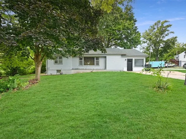 1708 S Broadway St, Leavenworth, KS 66048