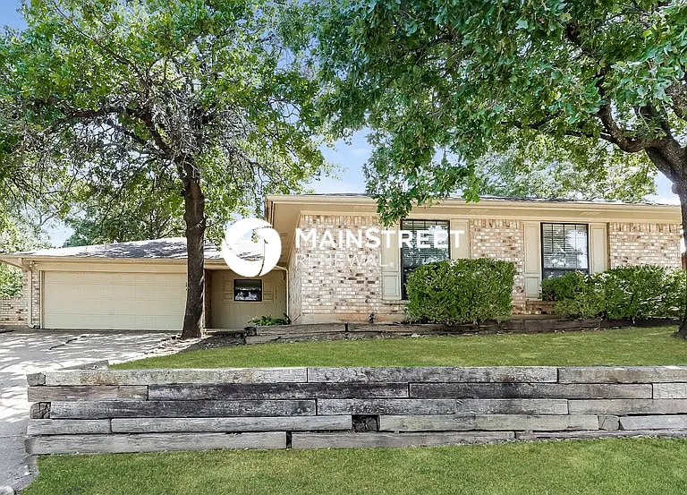 1003 Glenn Dr — Photo 1