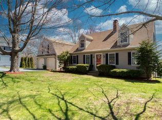 7 Glenwood St, Amesbury, MA 01913