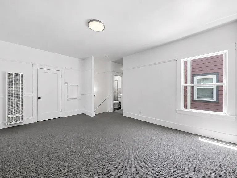 320 Harriet St — Photo 2