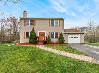 14 Strawberry Ln, Warren, RI 02885