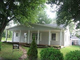3rd image of 2604 S Gibson Ct
