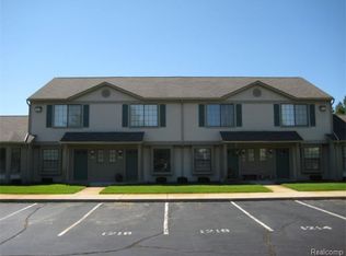 1220 Pine Ridge Dr, Highland, MI 48357