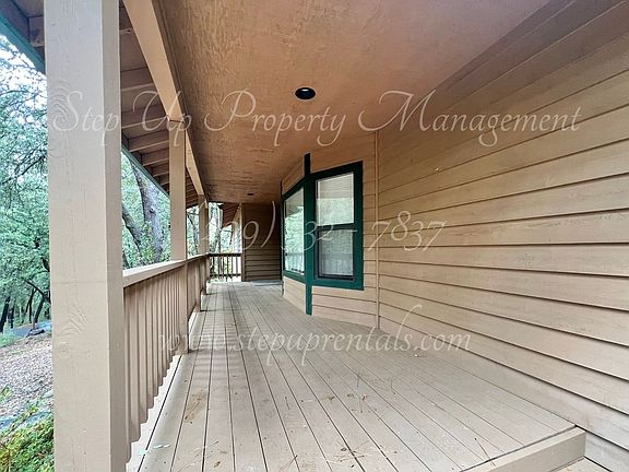 2nd image of 17600 Brentwood Ln