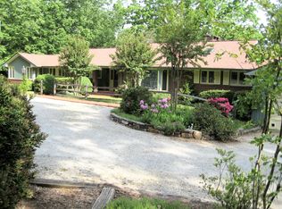 850 Persimmon Hill Dr, Columbus, NC 28722