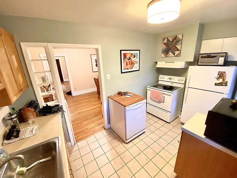1-804 E End Ave #1 — Photo 5
