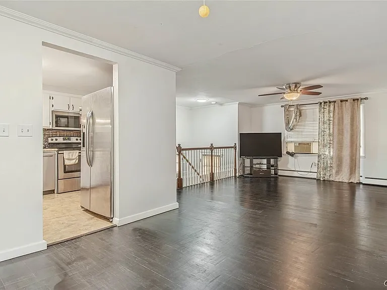 147 Elm St — Photo 3