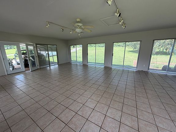 3rd image of 931 Baker Rd