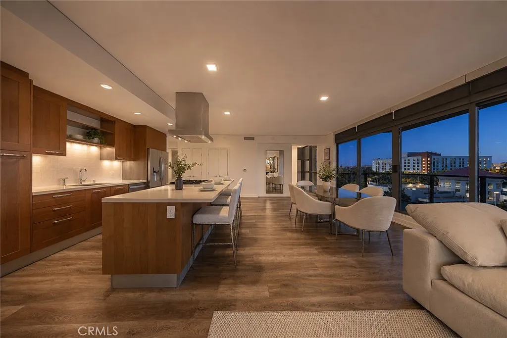 2 bed, 1472 sqft, $7,000 — Photo 2