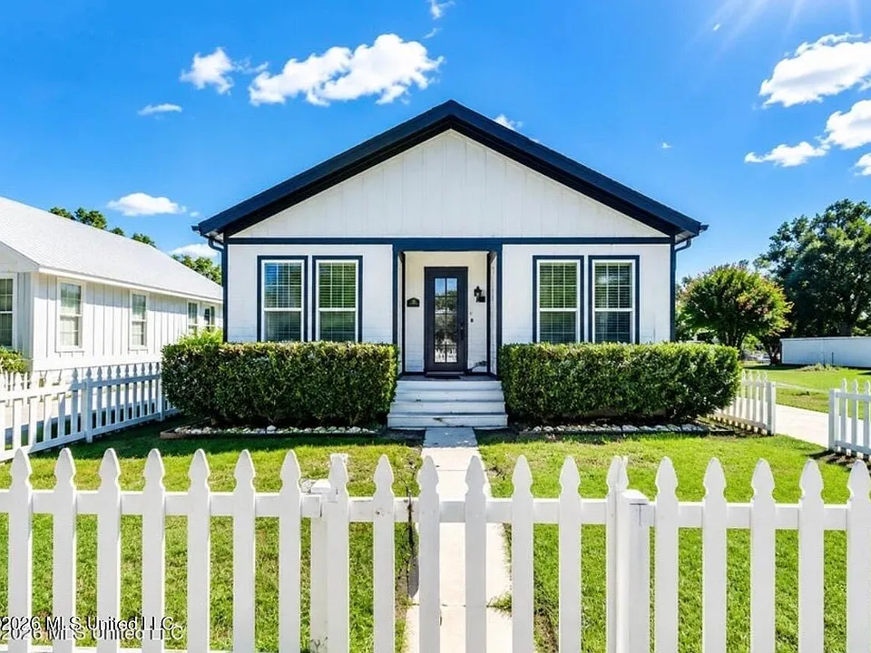 156 Markham Dr