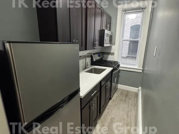 166 Jewett Avenue image 1 of 7