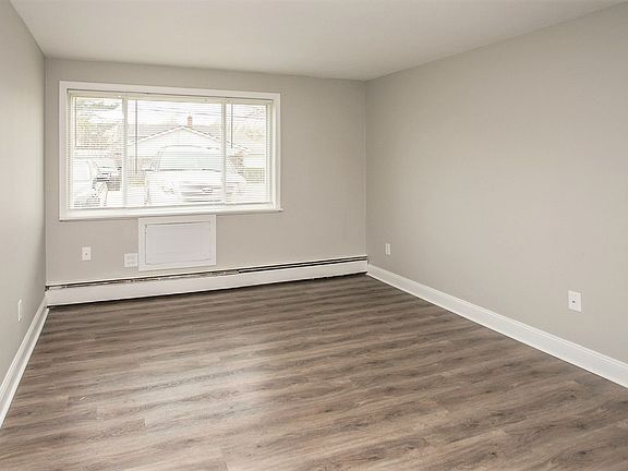 4th image of 21930-74 Sheldon Blvd #30-103