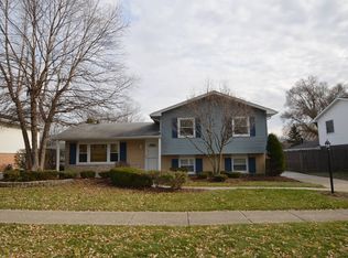 10547 S Aspen Dr, Lemont, IL