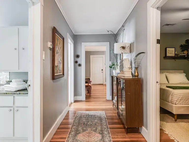 213 Saint Thomas St — Photo 11