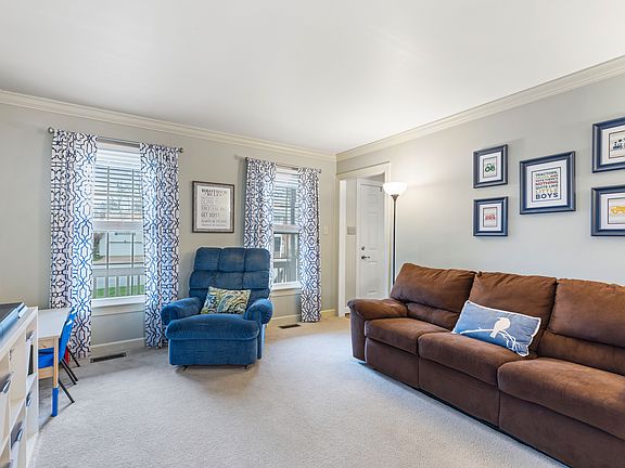4th image of 1805 Clearwater Ct