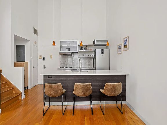 2nd image of 444 Humboldt St APT 2