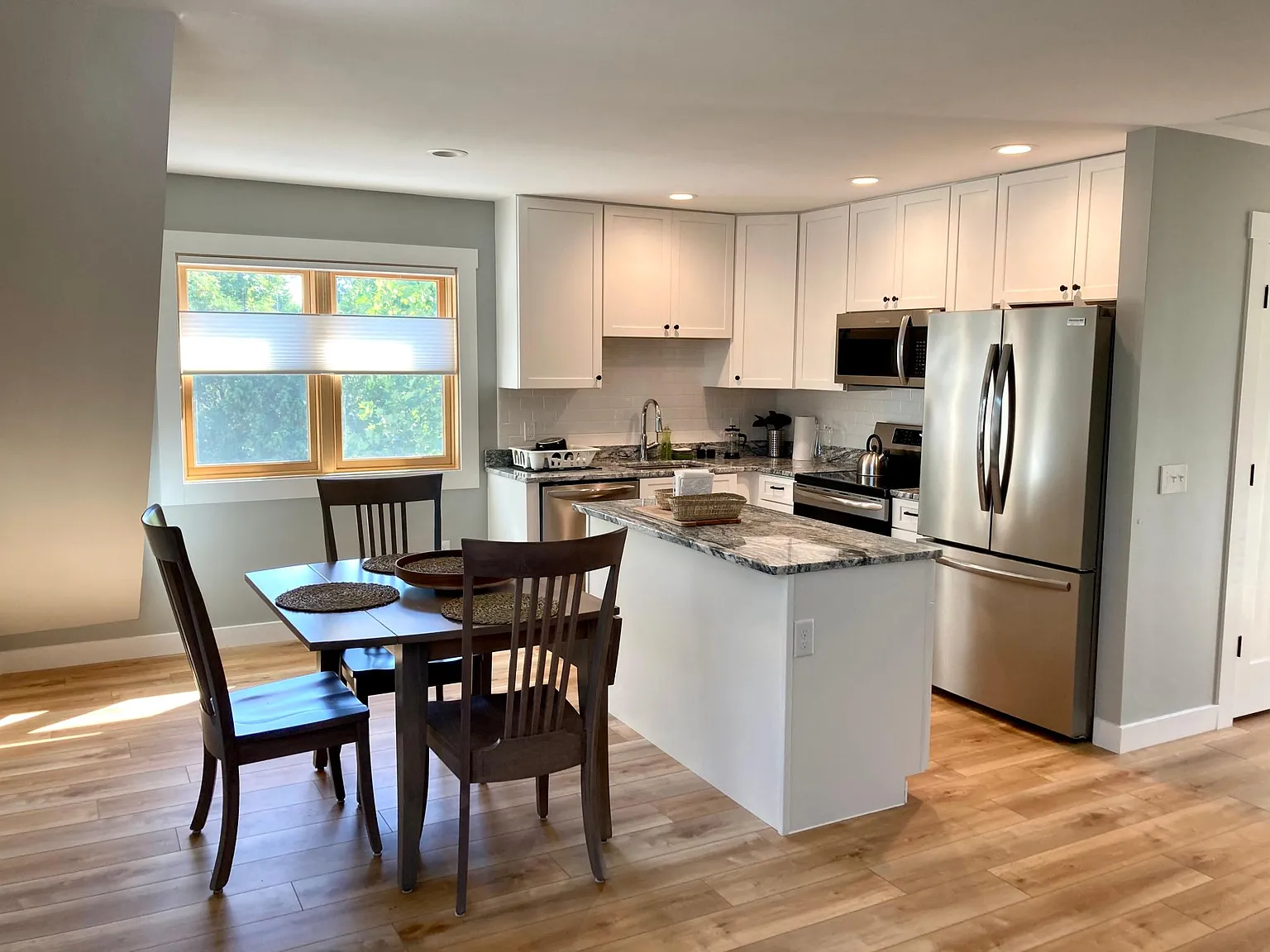 417 N Elmwood Ave — Photo 1