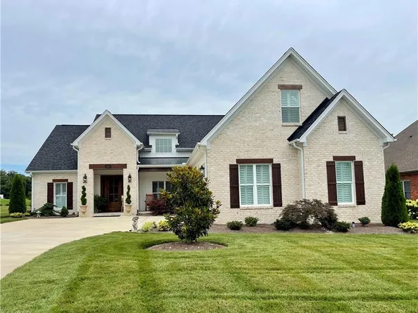 273 Mallard Landing Blvd, Clemmons, NC 27012