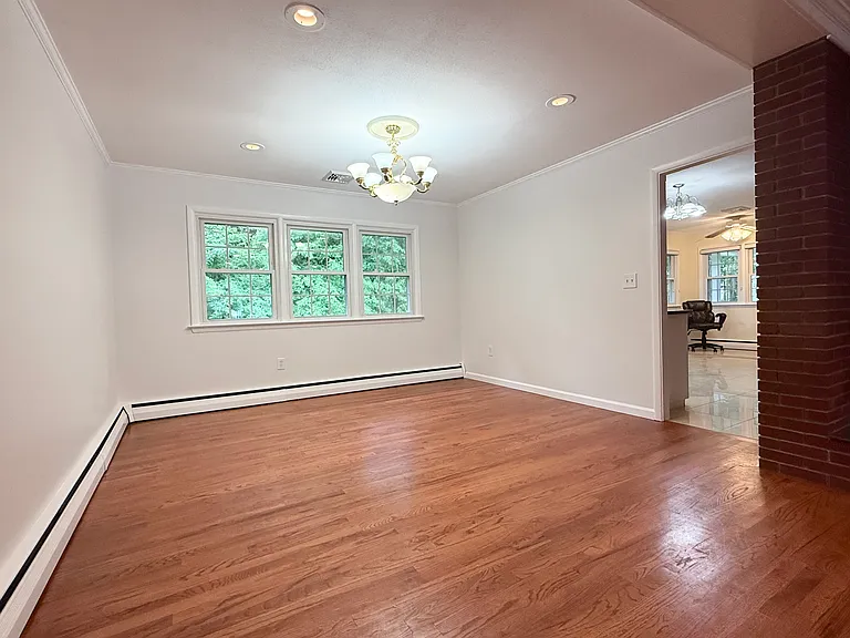21 Byron Pl — Photo 5